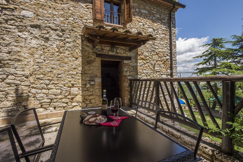 Agriturismo Monte Acuto Umbertide Pokój zdjęcie